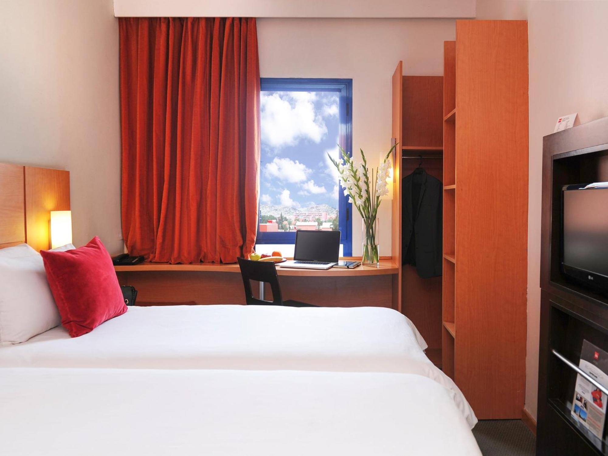 Ibis Chatellerault Exterior photo